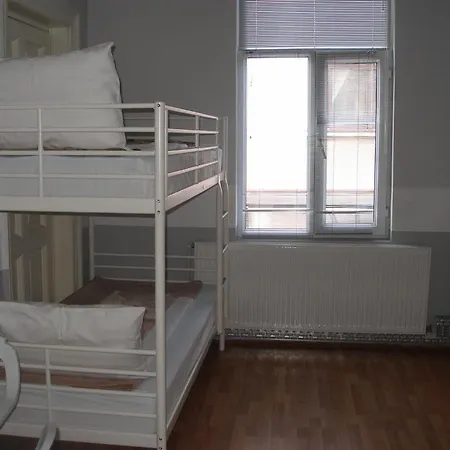Kretan * Bukarest